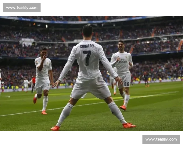 史上最经典足球对决回顾：激情四溢的逆转与最后时刻的神奇时刻